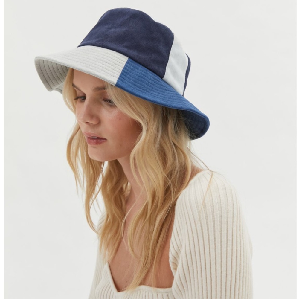 NWT Urban Outfitters Suede Bucket Hat Patchwork blue panel ribbed soft hats